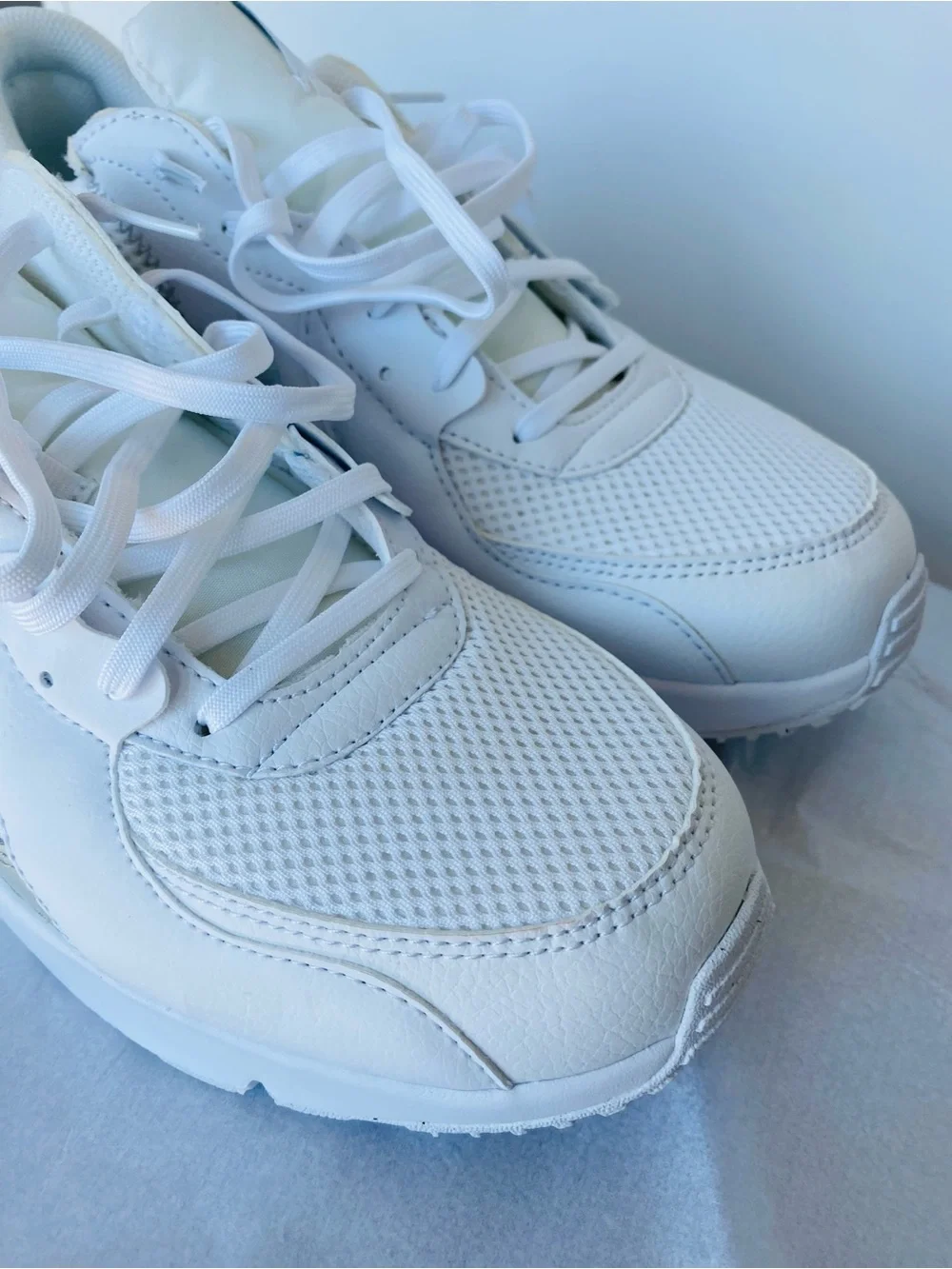 Nike womens air max ecee size 11 white gray cushion